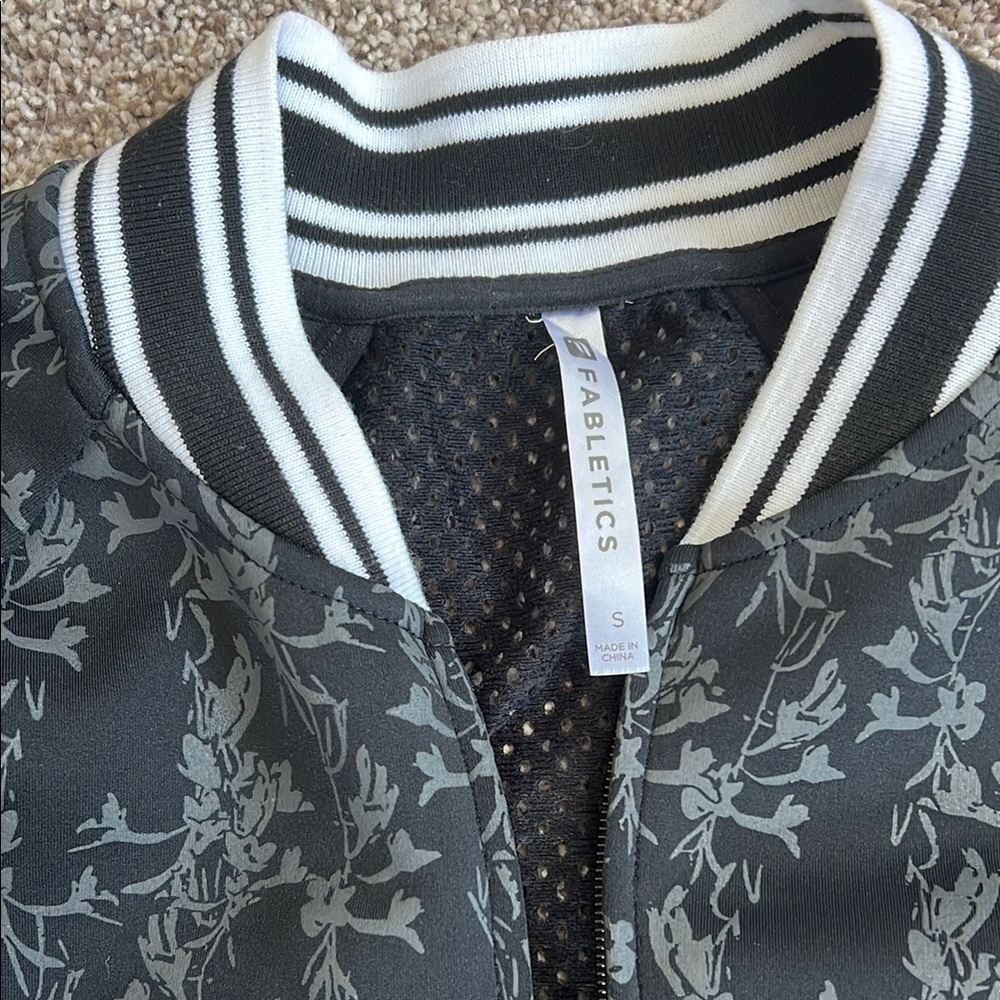 Black And Gray Patterned Bomber Jacket - image 2